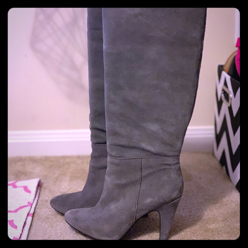 Steve Madden Sienah Grey suede boots size 7.5